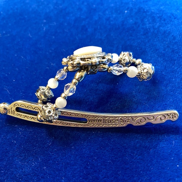 HAIR CLIPS BY LILLA ROSE INC - Picture 4 of 6